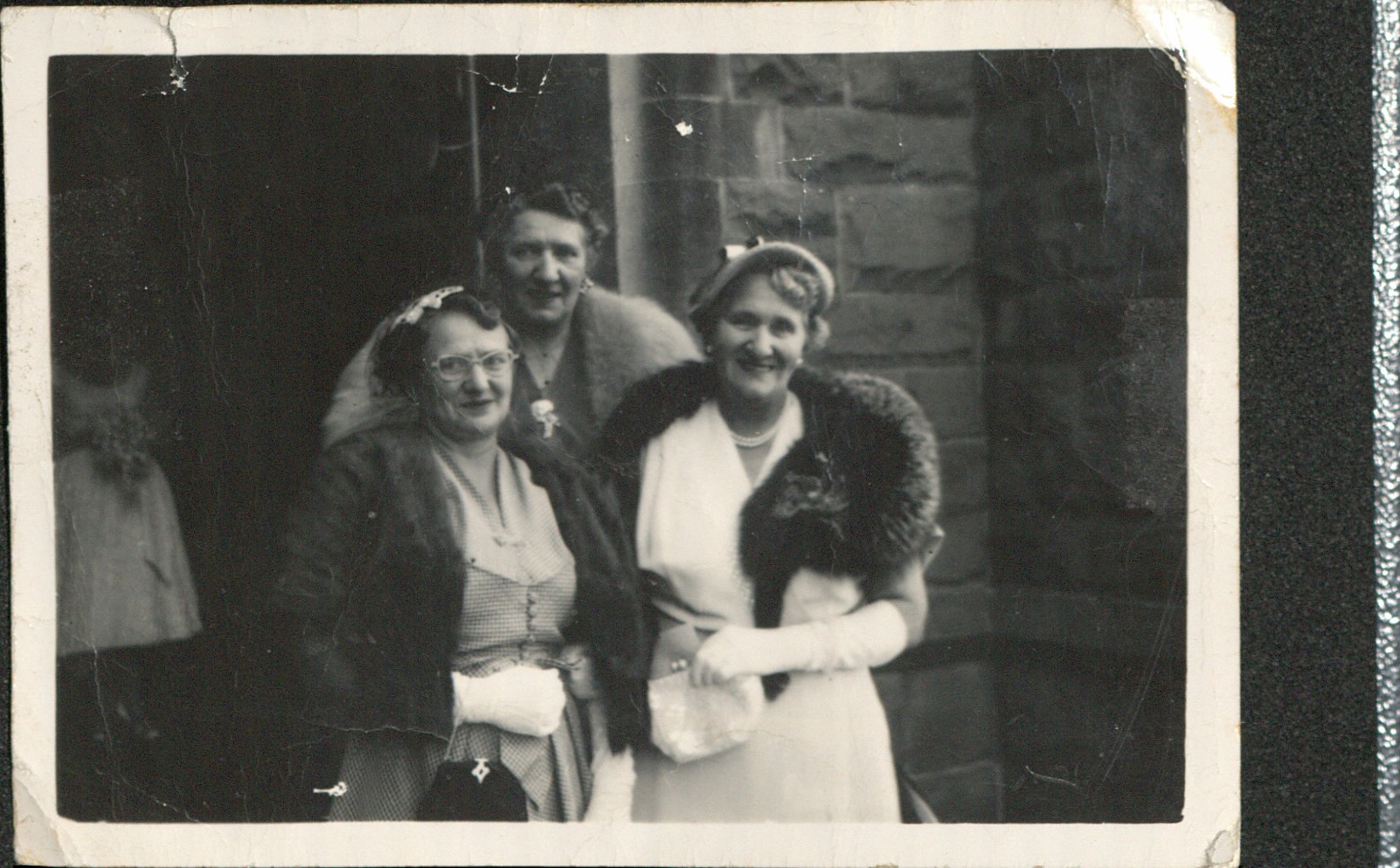Image of the daughters of Benjamin Easter Johnson. Gertie Hamon, Ellie Hinton and Emma Hutton [LHRN5333]