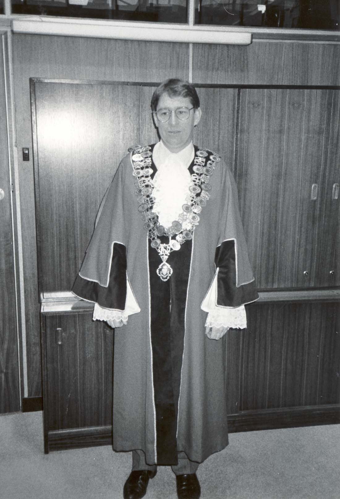 Image of Phillip Bain in his Mayoral robes