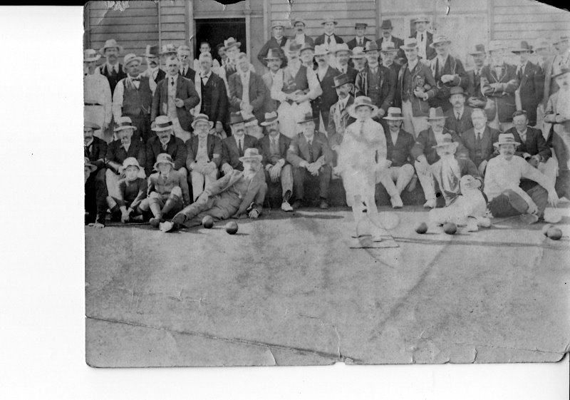 Image of the opening of the Northcote Bowls Club, 16 October 1915 [courtesy Pam Graham] 