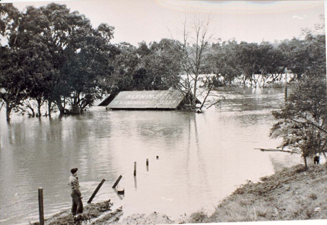 Image of Floods in 1934. [LHRN1433-1]