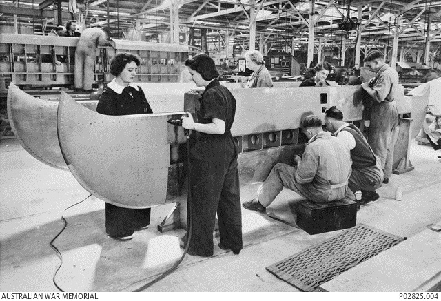 Image of Workers assembling part of a Beaufort plane at the DAP Fairfield complex c.1942