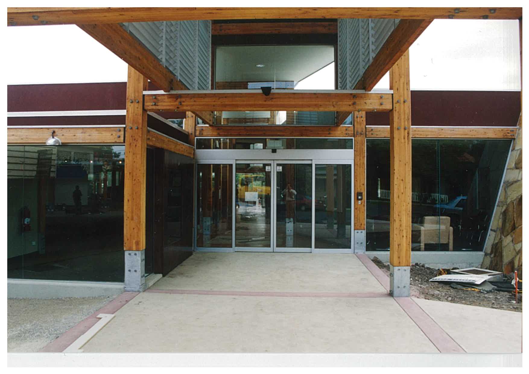 Image of Fairfield Library exterior before opening 1999