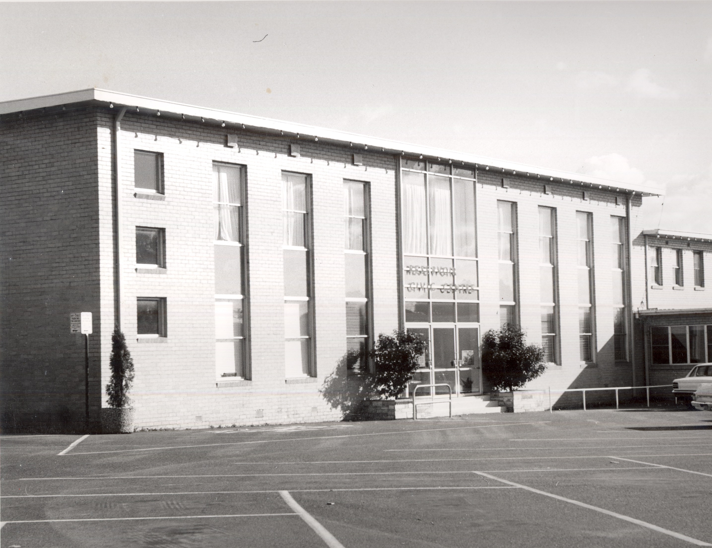 Image of Reservoir Civic Centre. [LHRN5186]