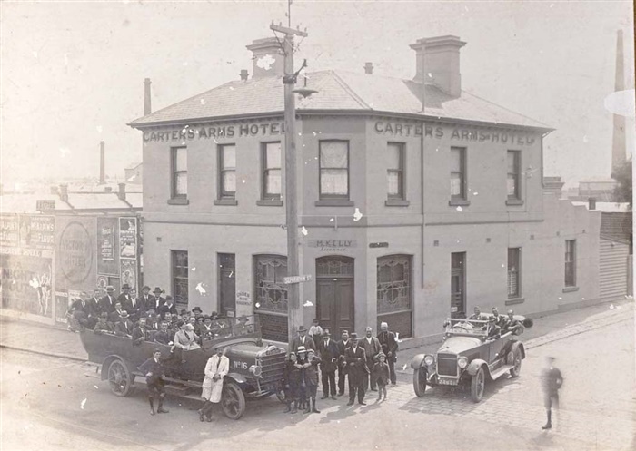 Image of Cars parked outside Carter's Arms Hotel, Northcote. [LHRN466-1]
