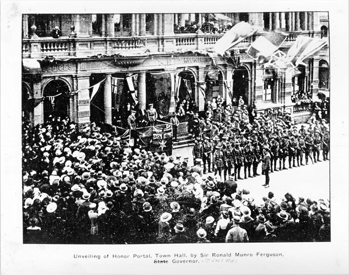 Image of The Governor of Victoria opens the Portal to the Northcote Town Hall