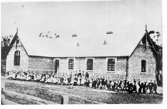Image of Staff and students in front of Northcote State School 1874