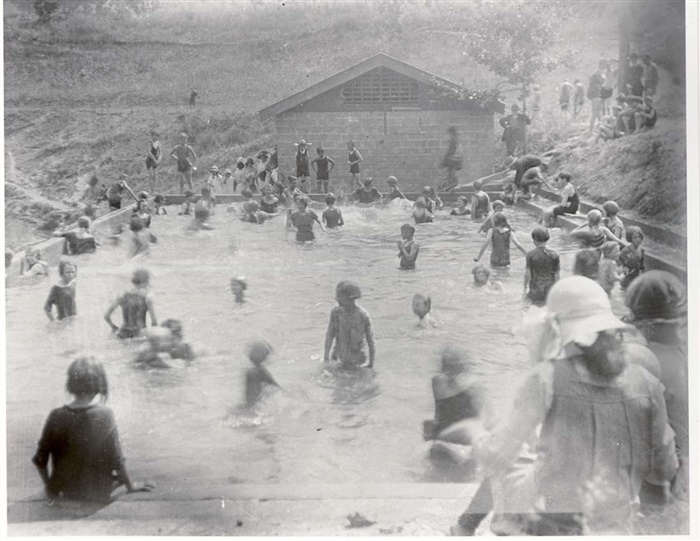 Image of The Children's Pool near Fairfield Boathouse, 1925