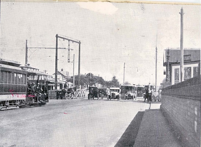 Image of Cable tram crossing into Clifton Hill. [LHRN1125]