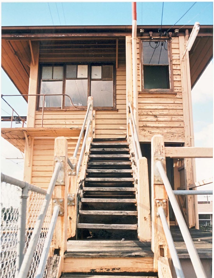 Image of Signal Box, Fairfield Station. [LHRN1127-18]