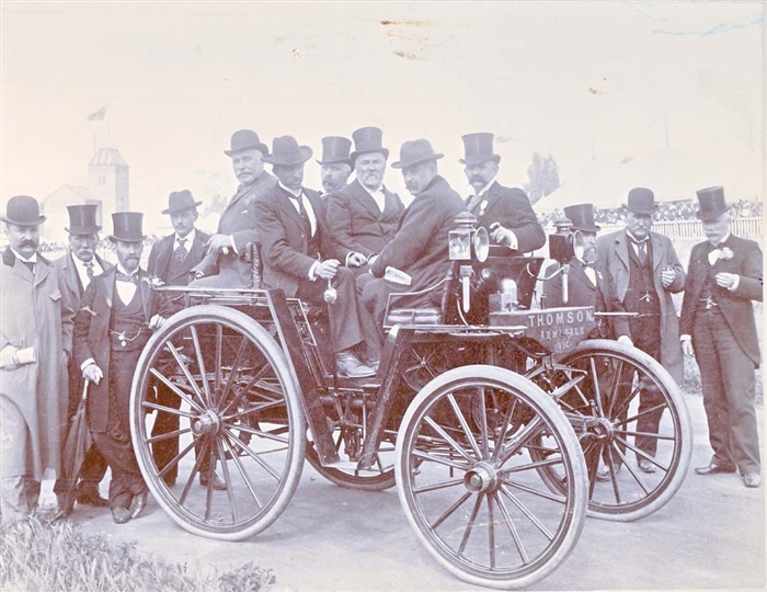 Image of Early car being demonstrated in Melbourne. Photo presented to W. G. Swift, Town Clerk of Northcote.[LHRN1133]