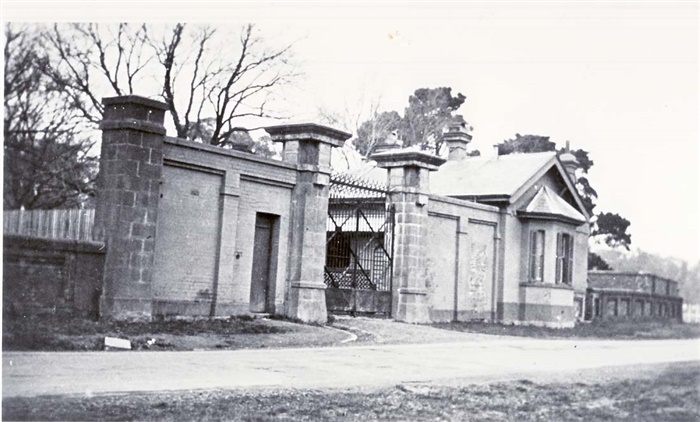 Image of the Gateway to the asylum