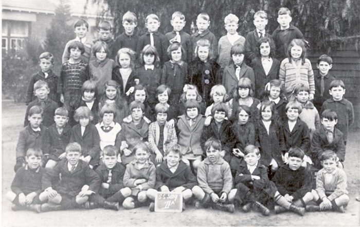 Image of Pupils of Grade 2A (1927).