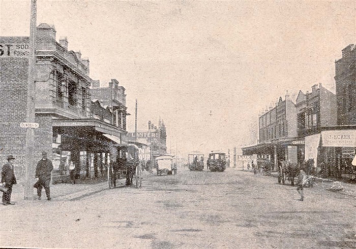 Image of High Street Thornbury around 1926. The wine bar is half way down the block on the left.