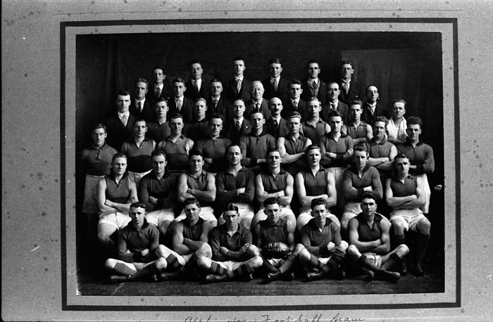 Image of Alphington Football Club circa 1921 [LHRN1815]