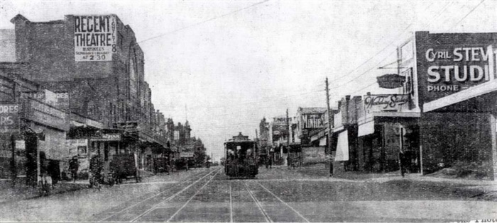 Image of The Regent Theatre can be seen at the left of the picture around 1934