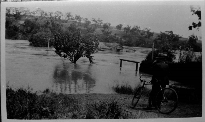 Image of Rudder Grange flooded 1934