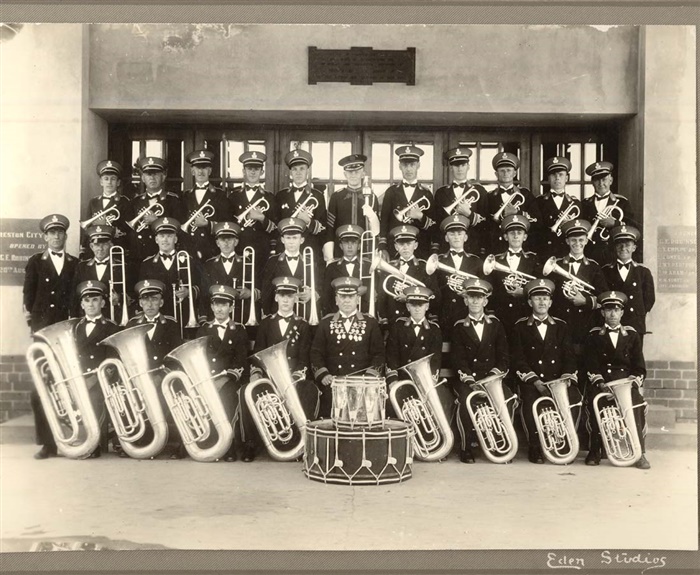 Image of Preston Municipal Band in front of Preston Shire Hall. [LHRN1941-1]