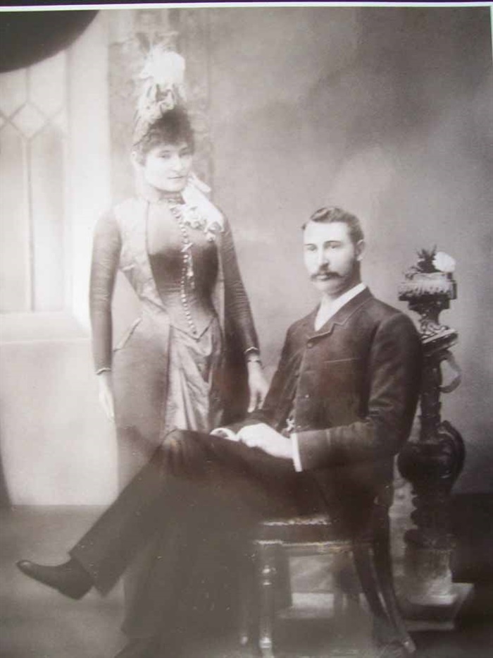 Image of Elizabeth and John Ralph circa 1889