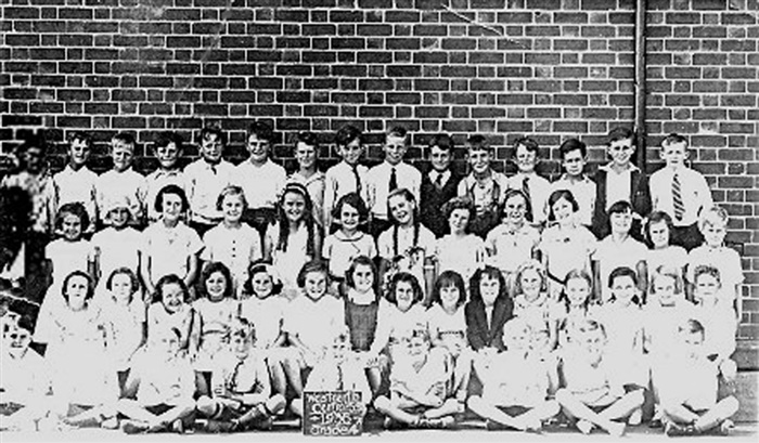 Image of 2nd row from top, Margaret Hillas nee Okell. Courtesy Mrs Hillas [LHRN2029]