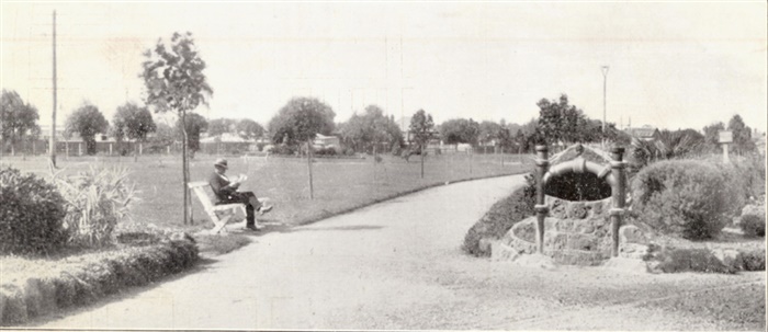 Image of the sculpture  in its original location in Johnson Park, Northcote c1920s