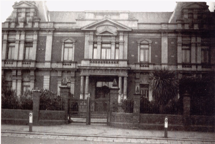 Image of Preston Town Hall circa 1930s (courtesy Mary Ritchie)