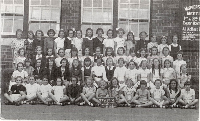 Image of Grade 5, 1938 [courtesy Don & Maisie Baker] [LHRN2213]