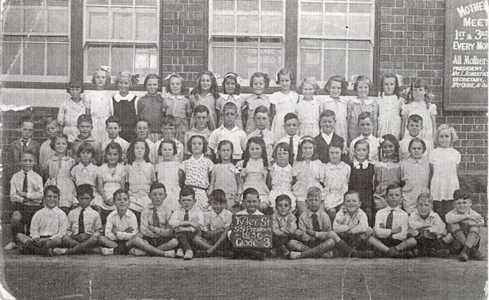 Image of Grade 3, 1936 [courtesy Don & Maisie Baker] [LHRN2217]