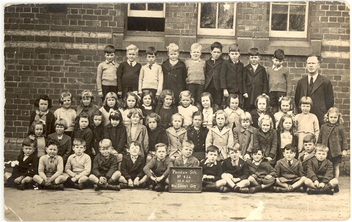 Image of Grade 1, 1943 [courtesy Marjorie Wheeler] [LHRN2254]