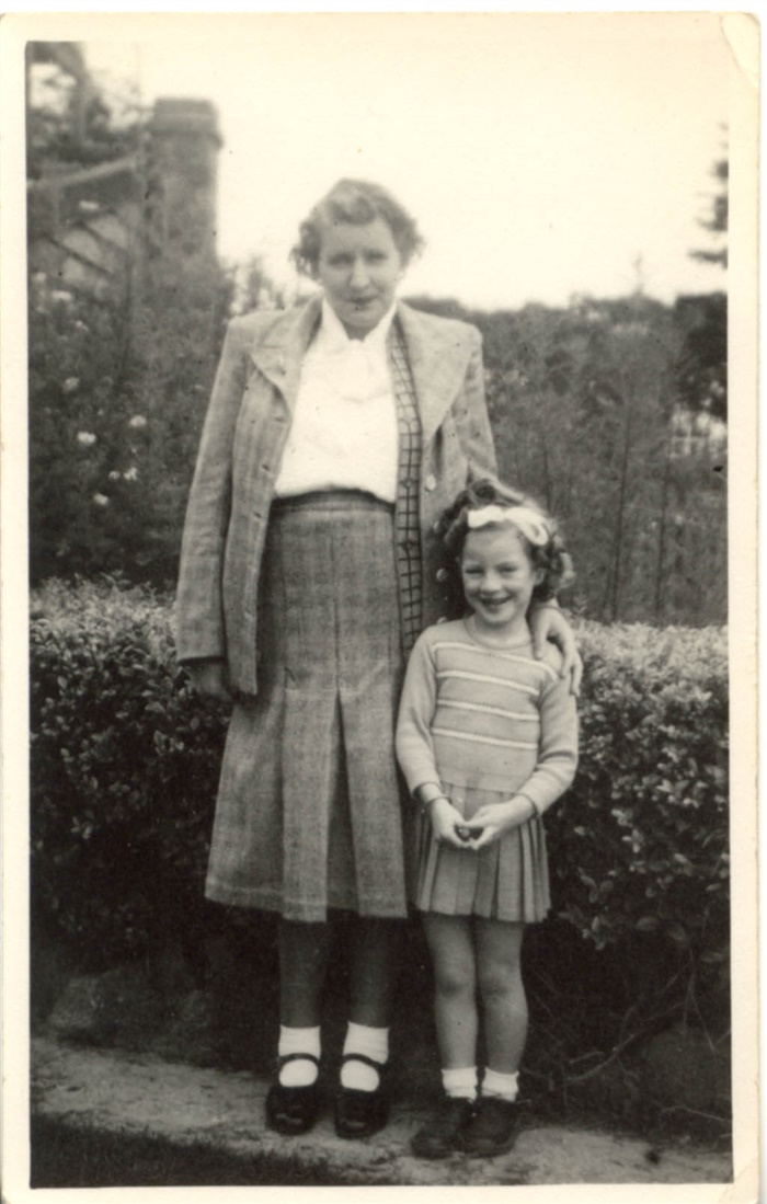 Image of Eunice Hamilton & child, living in Cheddar Road, 1949 [courtesy Lenore Frost] [LHRN2262]