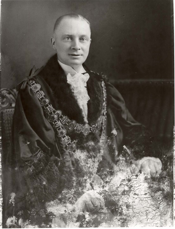 Image of A. V. Peters, Mayor of Northcote [LHRN4624]