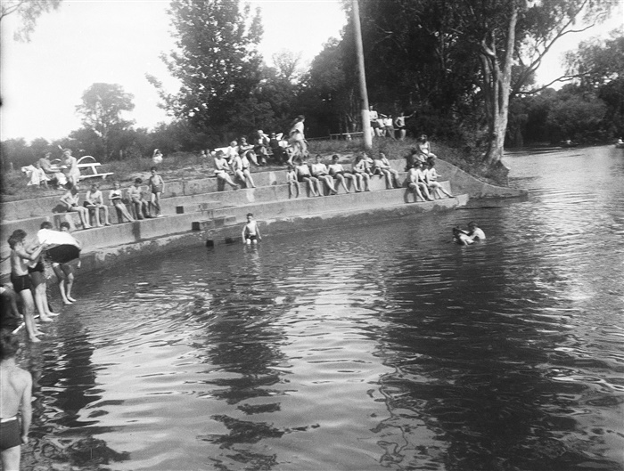 Image of The Old Alphington Swimming Pool Yarra River Alphington 1947