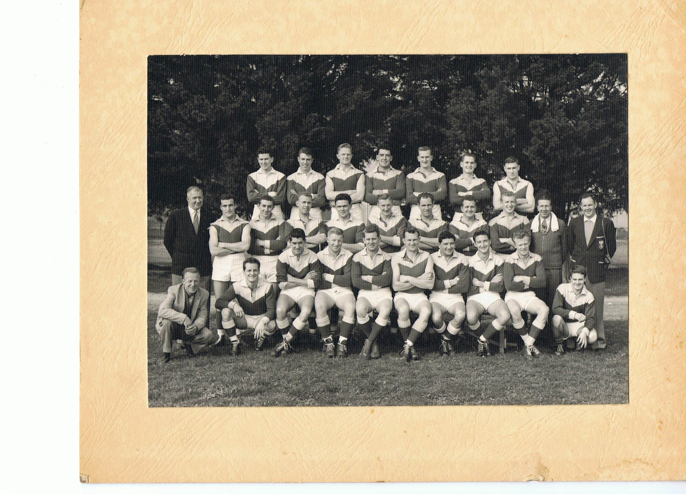 Image of players at Reservoir Football Clun