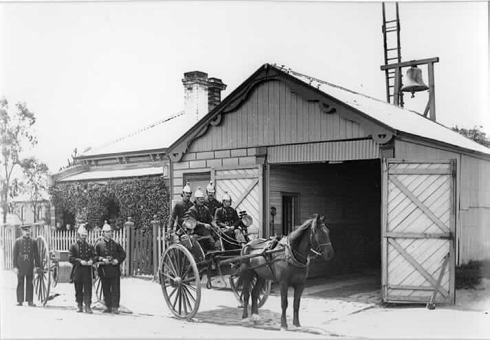 Image - photo - Horse drawn fire engine, Preston. [PHS]