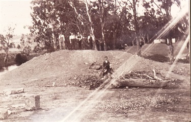 Image of Clearing land for Alphington Swimming Pool,1920