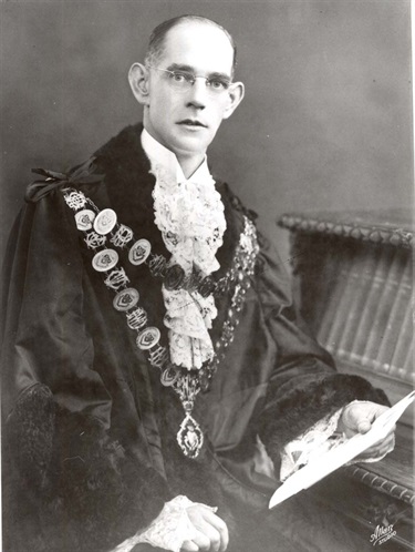 Image of A. McAdam, Mayor of Northcote 1937-38 [LHRN4628]