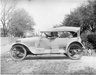 Image of a Car parked somewhere in Fairfield. [LHRN1779-4]