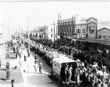 Image of High Street Preston, looking south. The Council Club Hotel is the middle of the photograph. [LHRN90-283]