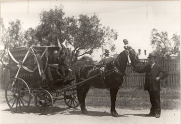 Image of Callanders Bakery wagon