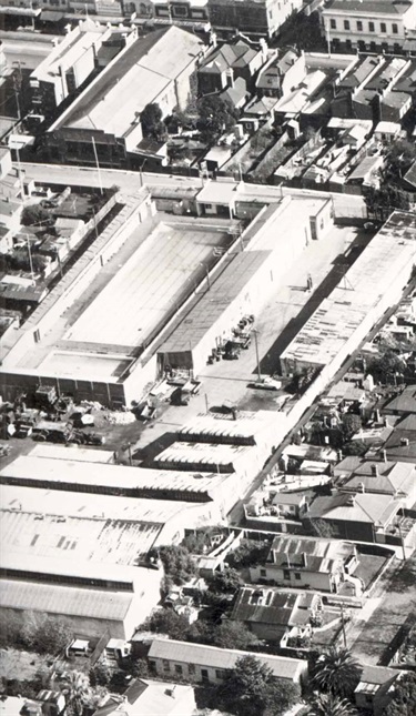 Image of Aerial view of the Northcote Swimming Pool c.1950s [LHRN1102-10]