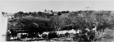Image of The Outer Circle railway bridge can just be seen at the extreme left of this photograph. It is now the Chandler Highway.