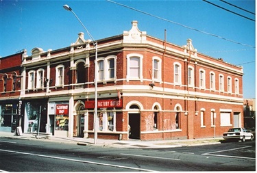 Image of Former Prince Alfred Hotel, 2004. [LHRN1142-1]