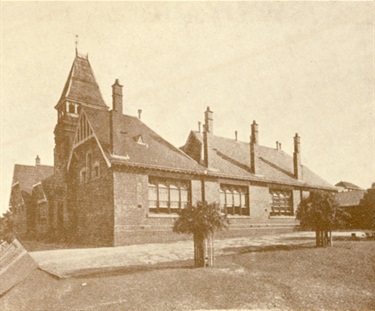 Image of Wales Street Primary School in 1933. 