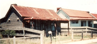 Image of Cottages in Wood Street, 1978 (courtesy Lexie Luly) [LHRN2086]