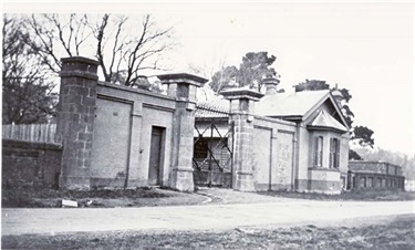 Image of the Gateway to the asylum
