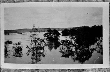 Yarra River in the Fairfield valley 1934
