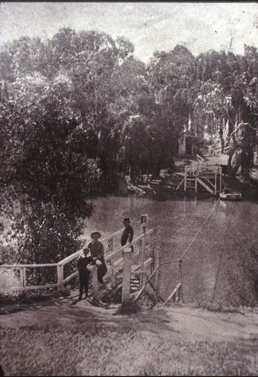 Flying fox across Yarra River at-Burns Boat Shed now Studley Park Boathouse Kew 1906 [LHRN4472]