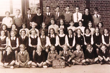 Preston State School, Tyler Street 1939 Grade 4A class. Valarie Latham is 2nd row from front 5th from left [LHRN5437-28]